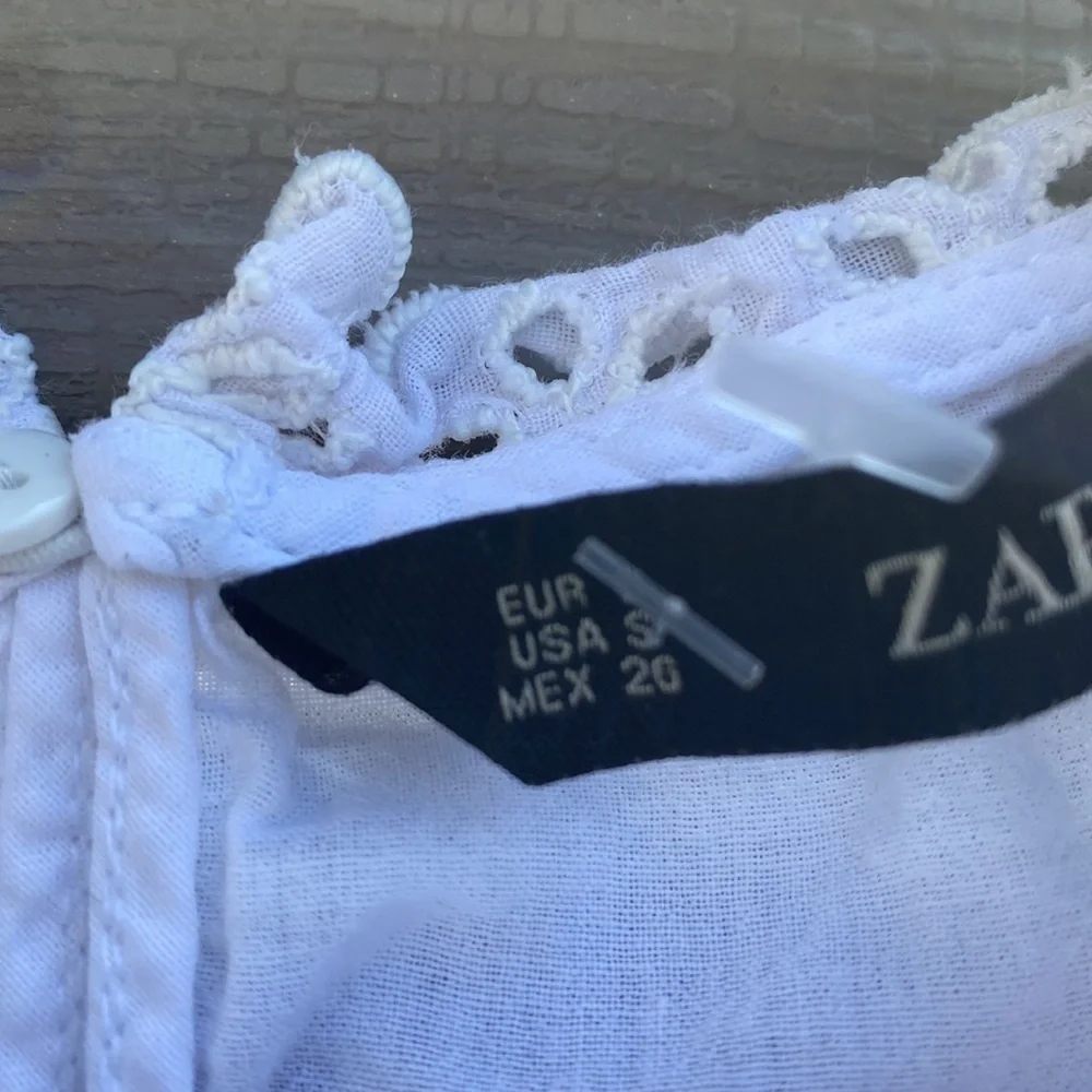 Zara opened eyelet ruffled blouse sleeveless white Size S - Picture 4 of 13